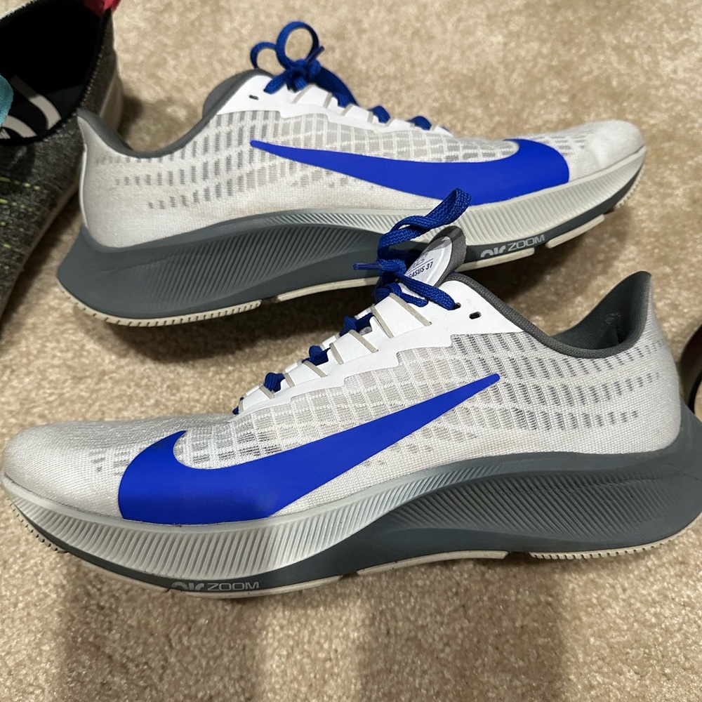 Nike White and Blue Zoom Sneakers